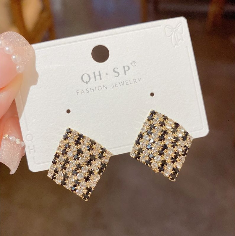 Chic Checkered Stud Earrings