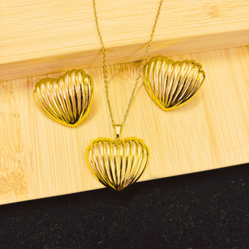 Classic Ribbed Heart Charm Necklace Set – Anti-Tarnish Stainless Steel Gold Jewelry