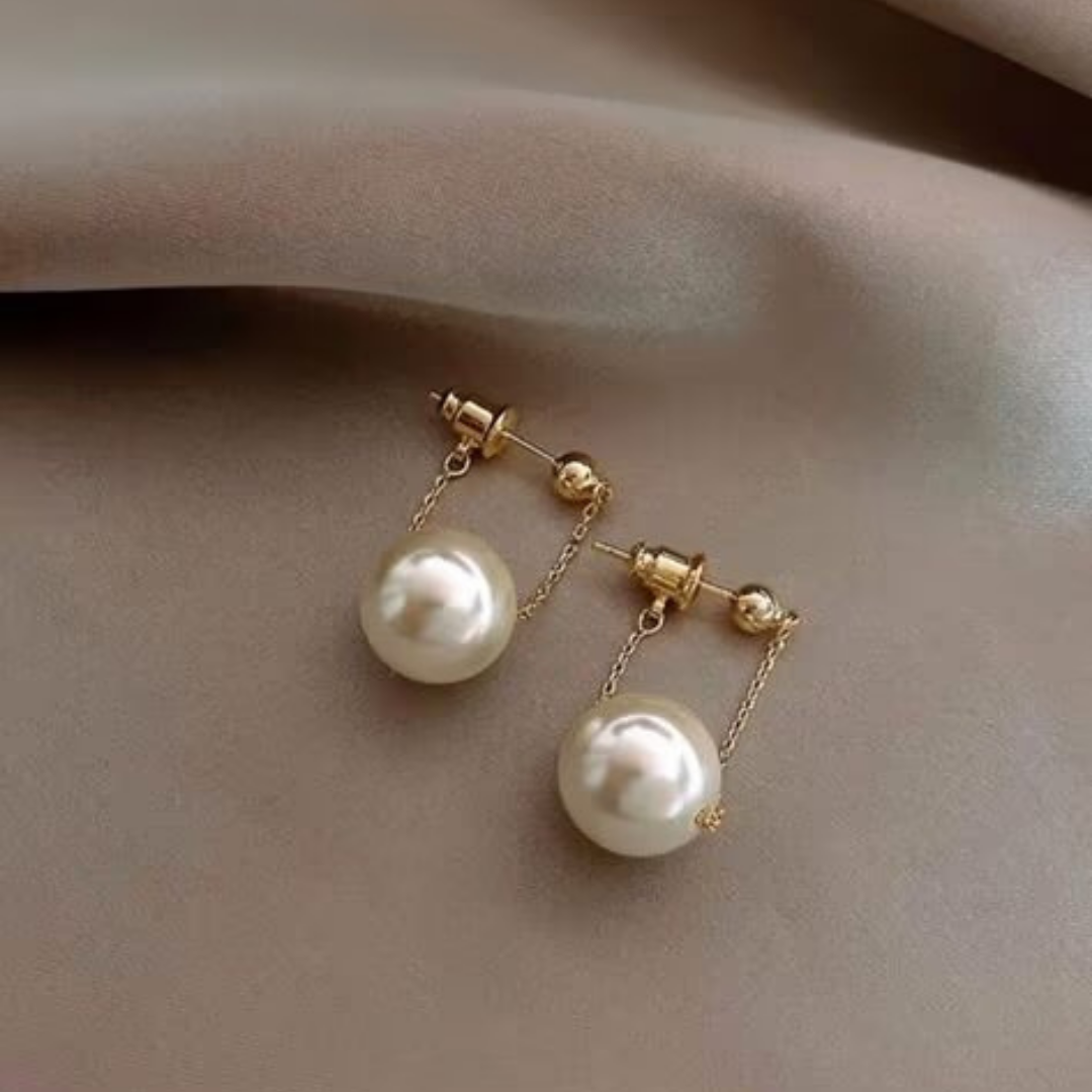 Minimal Gold Chain Pearl Drops