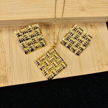 Square Weave Pendant Necklace Set – Anti-Tarnish Gold Plated Stainless Steel Jewelry