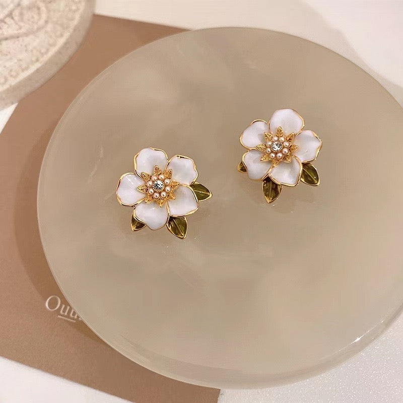 Korean Earrings - White floral blossom studs with leaves for women