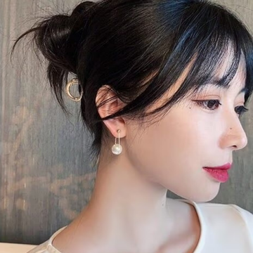 Minimal Gold Chain Pearl Drops